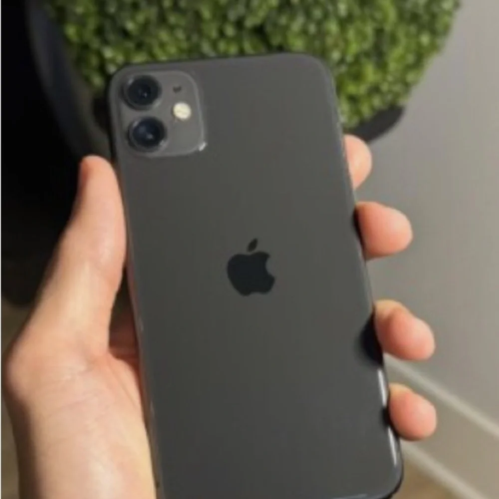 Apple iPhone - Sleek Black Finish
